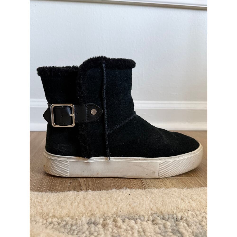 UGG Aika Boot Trainers Black Suede Shearling Buckle Platform Boots Size 7 - Picture 3 of 9
